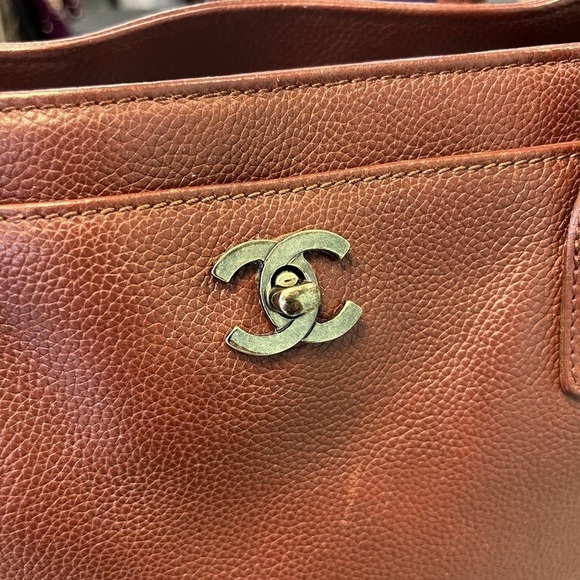 Chanel Executive Tote - Picture 8 of 14